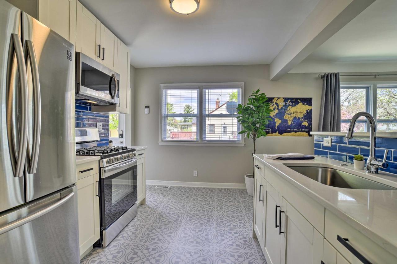 Mpls Duplex With Wifi And Kitchen 5 Mi To Dtwn! Villa Minneapolis Exterior photo